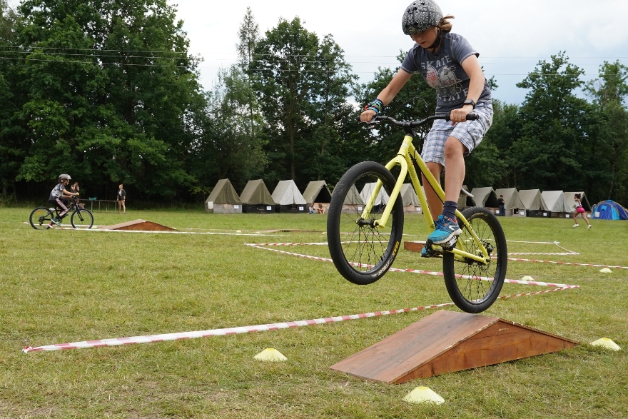 Kdo skočí dál, a nezabije se při tom. Cyklo workshop.